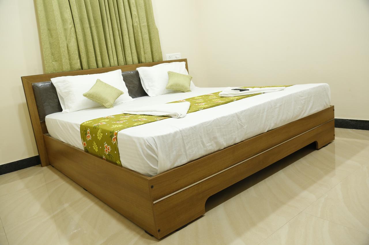 Hotel New Amirtham Inn Palni Esterno foto